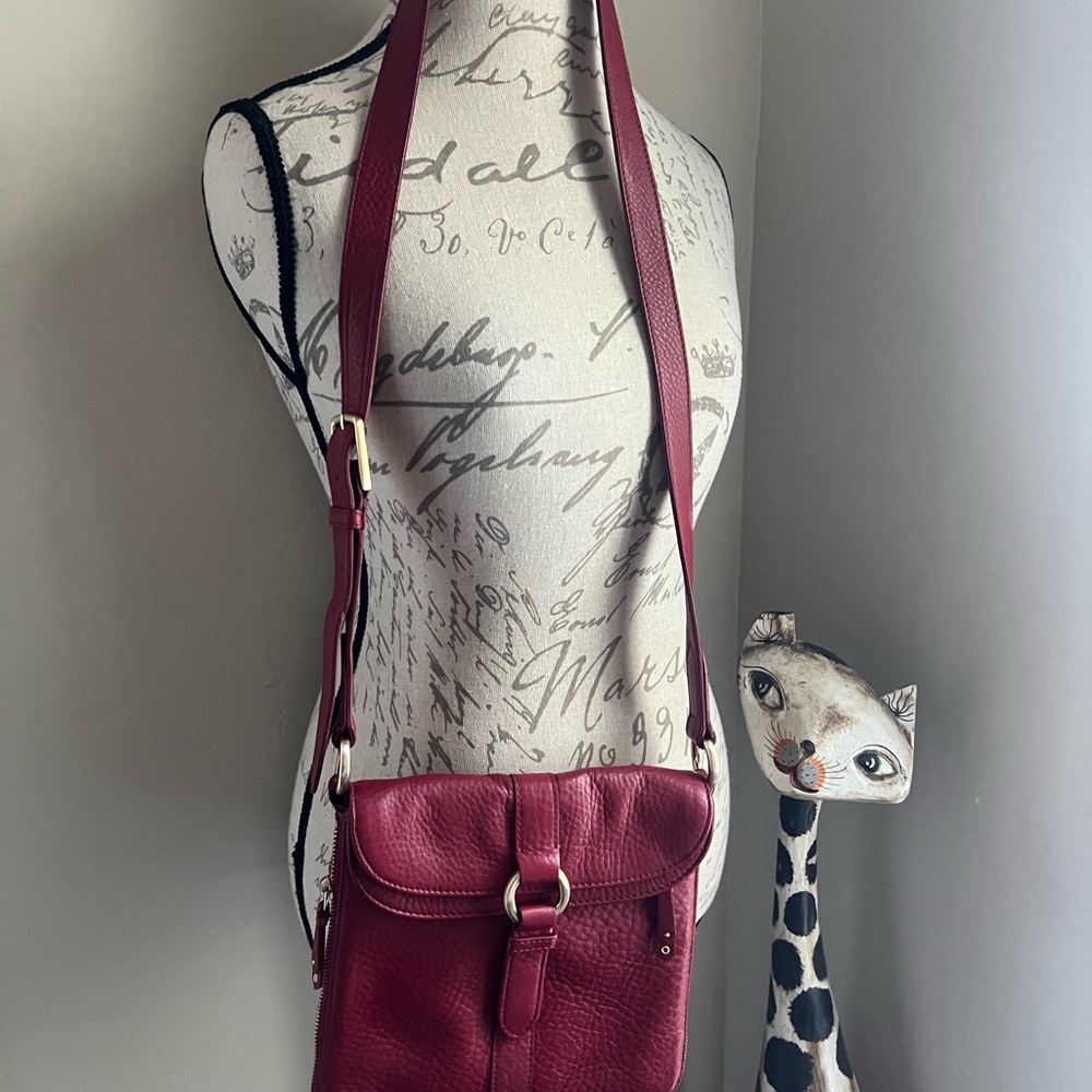 Elegant Red Leather Crossbody Bag
